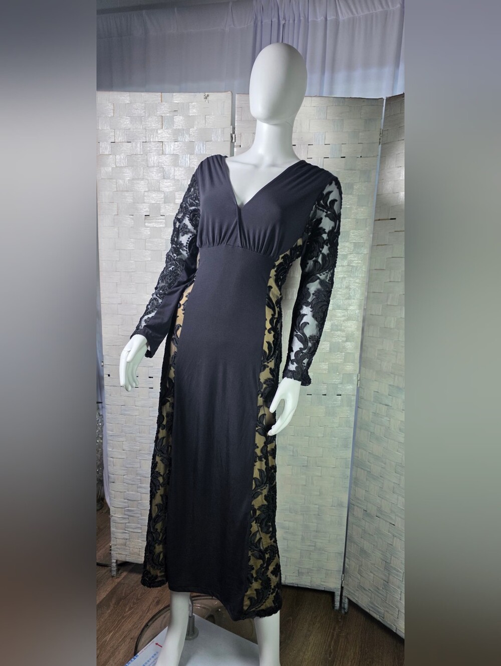 VENUS Maxi Dress